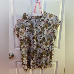 Floral Blouse size Large